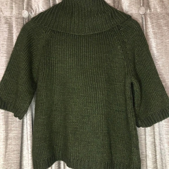 Paraphrase Cropped Short Sleeve Turtleneck Cowlneck Sweater Size Medium - Picture 13 of 15